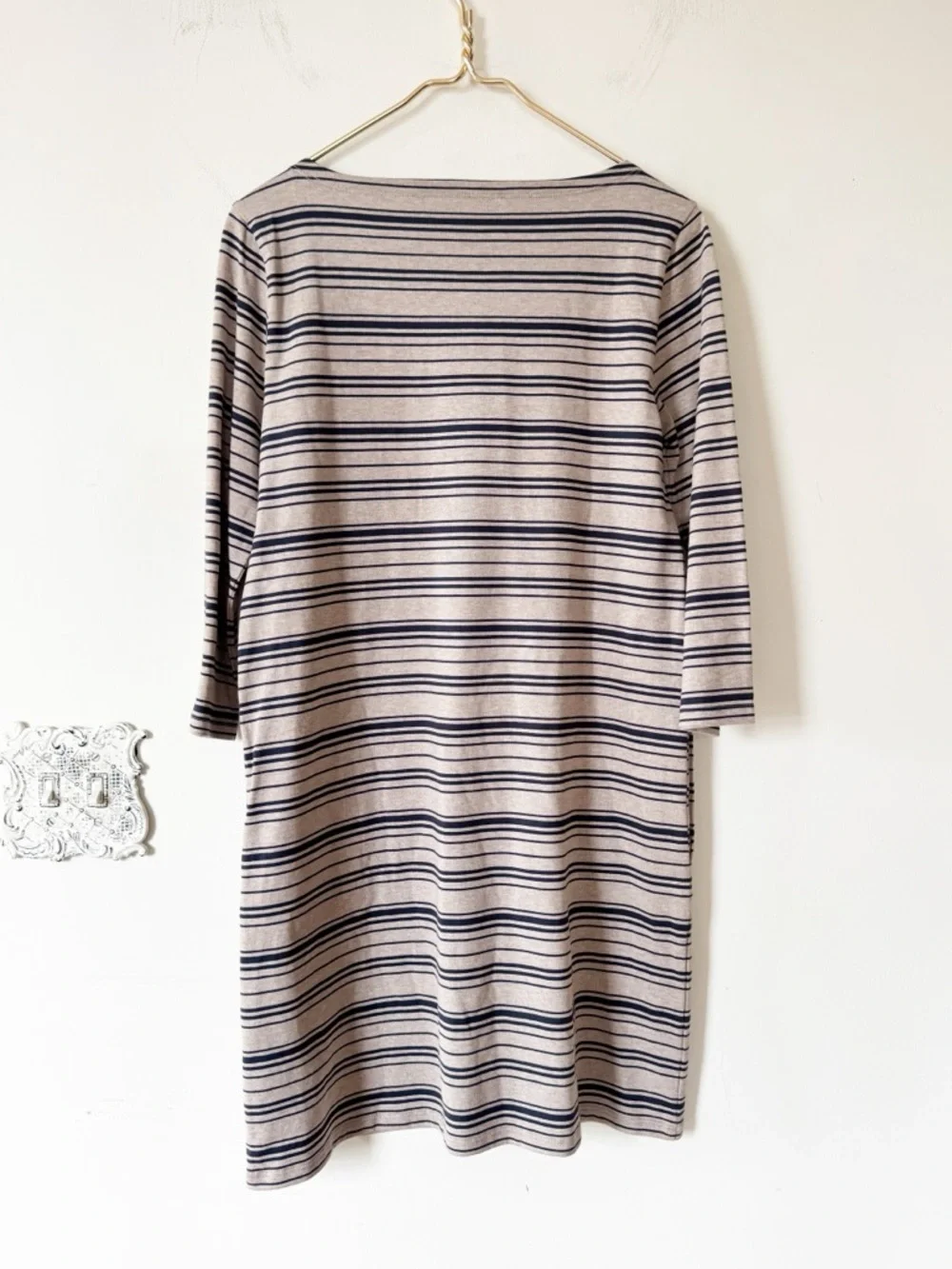 NWOT Garnet Hill Organic Taupe and Navy Striped Bateau Shift Dress Pockets 6 - Picture 7 of 9